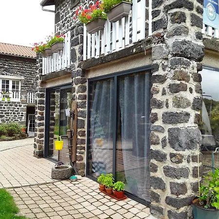 Location Au Coeur Du Deves, Proche Puy-en-velay Et Chemin De St-jacques - Fr-1-582-447 Couette-café
