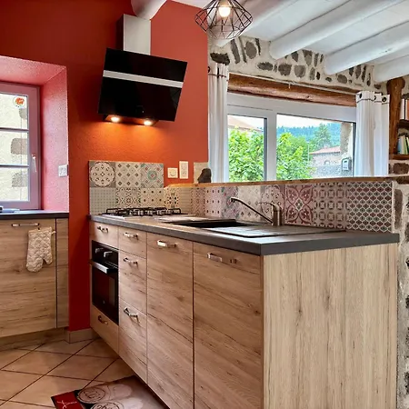 Couette-café Location Au Coeur Du Deves, Proche Puy-en-velay Et Chemin De St-jacques - Fr-1-582-447